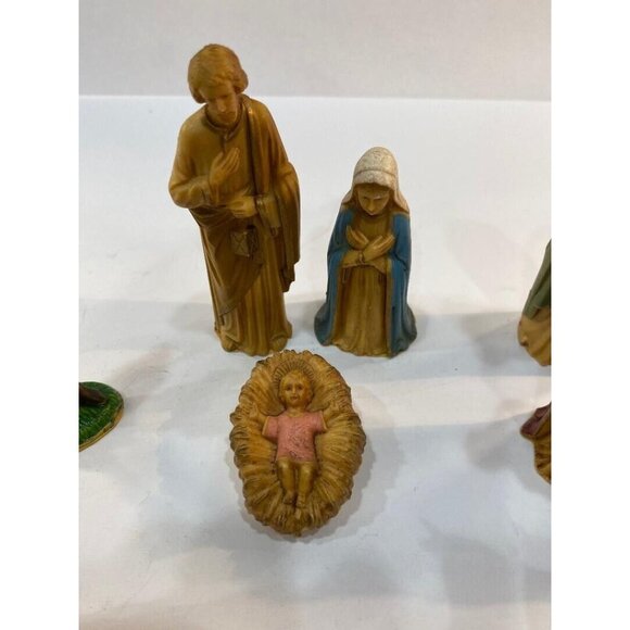 Vintage Nativity 9 Pc ART Plastics Small Figures Holy Family British Hong Kong - Picture 4 of 6
